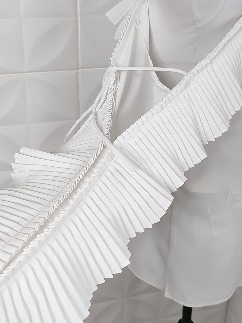 NWT White Blouse Ruffle Cold Shoulder 202068 Flowy Pleated Top 12 Joseph Ribkoff - Picture 10 of 16